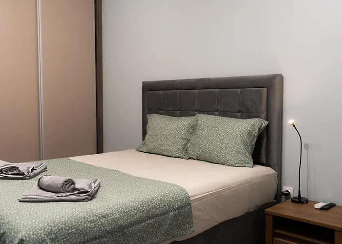 Seasons - Fast Wi-fi, Ac, Balconies *