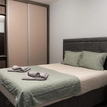 Apartman Seasons - Fast Wi-fi, Ac, Balconies