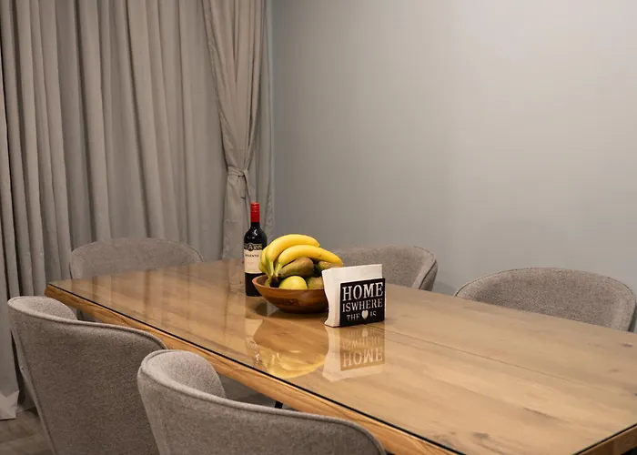 Seasons - Fast Wi-fi, Ac, Balconies 公寓 *