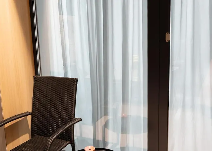 Seasons - Fast Wi-fi, Ac, Balconies *